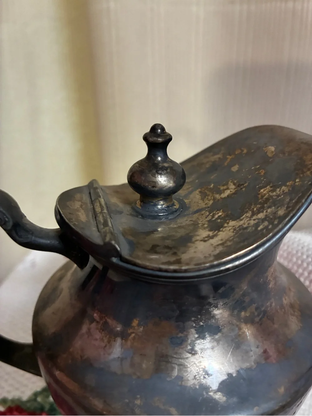 Vintage Beacon Silver Co. Quadruple silver plate creamer with hinged lid USA